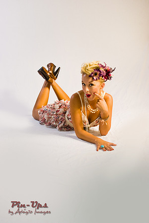 Pinups - Shanna