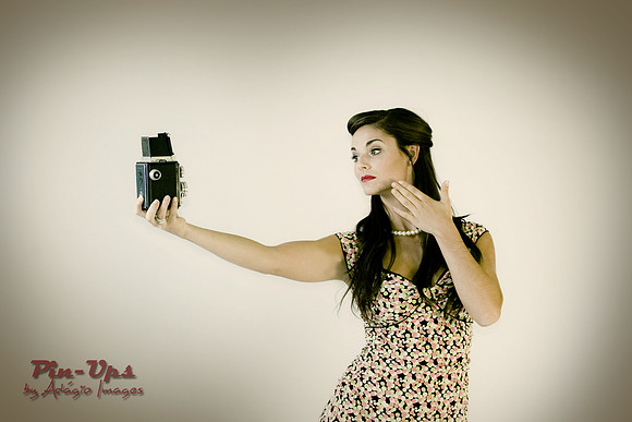 Jael - Pin-Ups