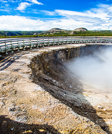 Yellowstone - Geyser