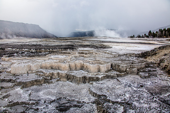 Yellowstone - Geyser