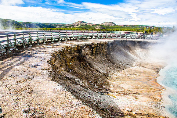 Yellowstone - Geyser
