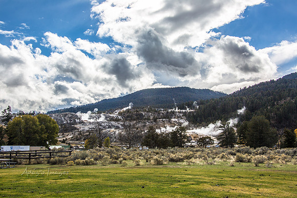 Yellowstone - Geyser