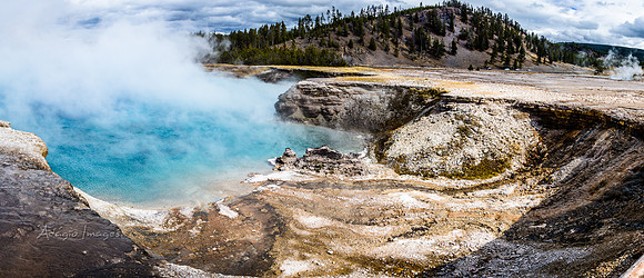 Yellowstone - Geyser